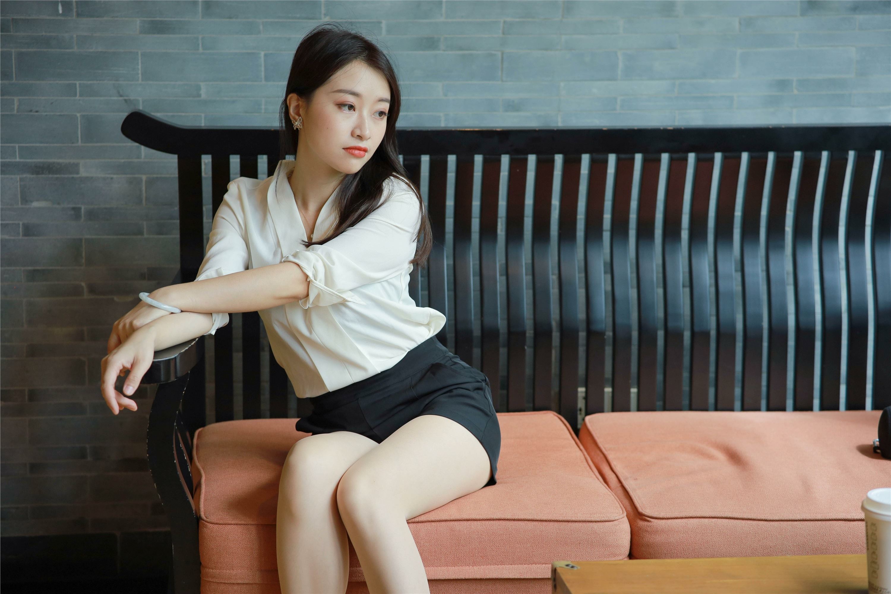 IESS异思趣向  2021.11.03 丝享家964：小婕《沙发上的佳人》